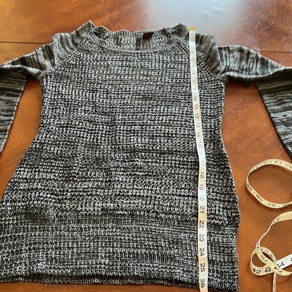 Heart N Crush Black and Gray Knit Tunic Sweater Womans Size Medium - Picture 8 of 8